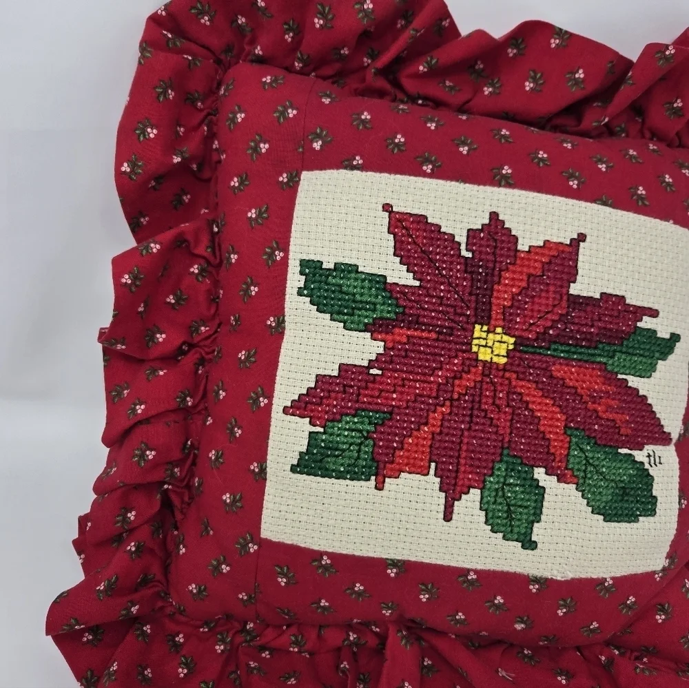 VINTAGE HANDMADE NEEDLE WORK EMROIDERY CHRISTMAS THROW PILLOW POINSETTIA RED